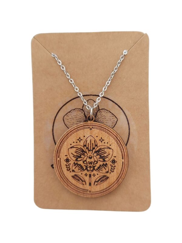 Collier Orchidée in the stars