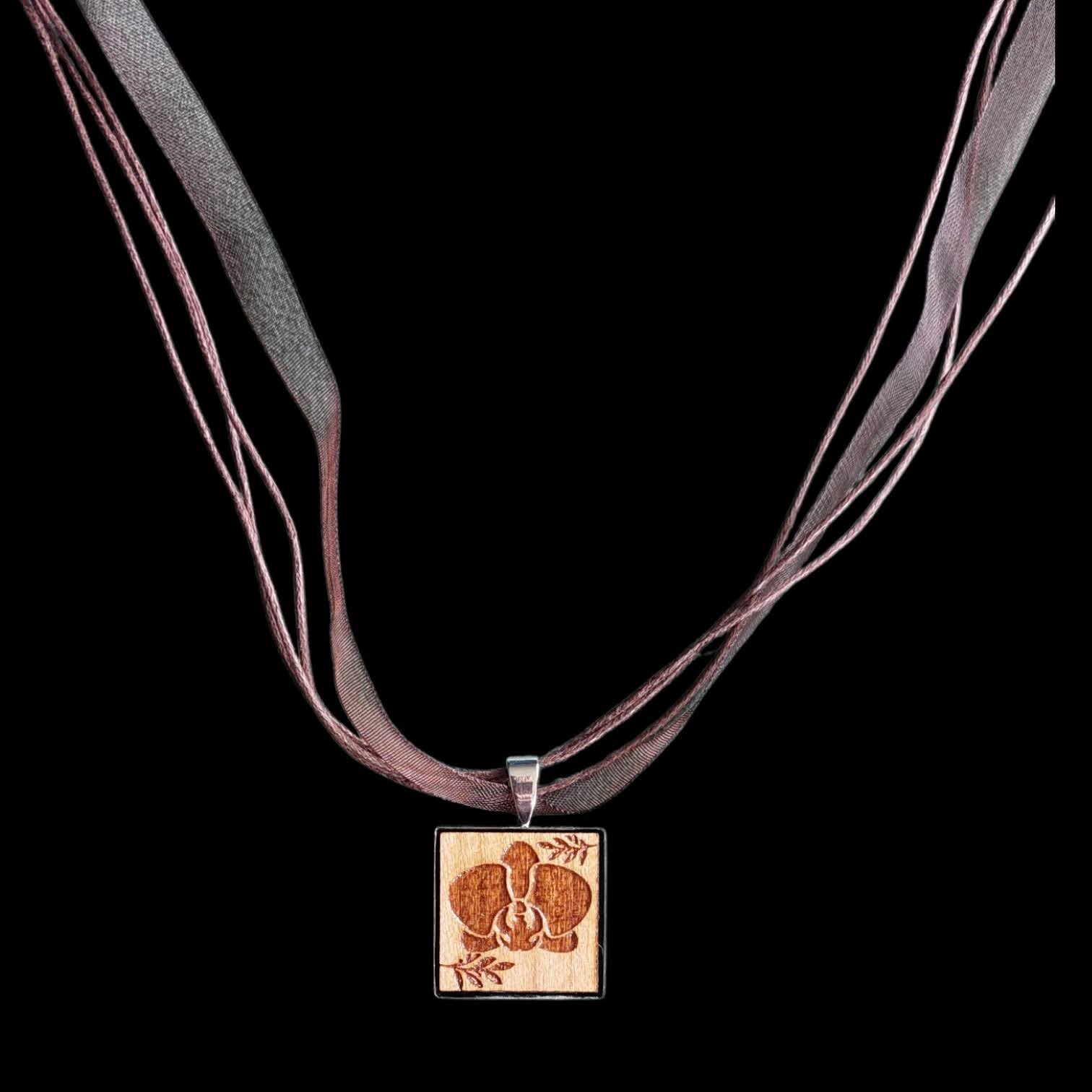 Collier Orchidée carré